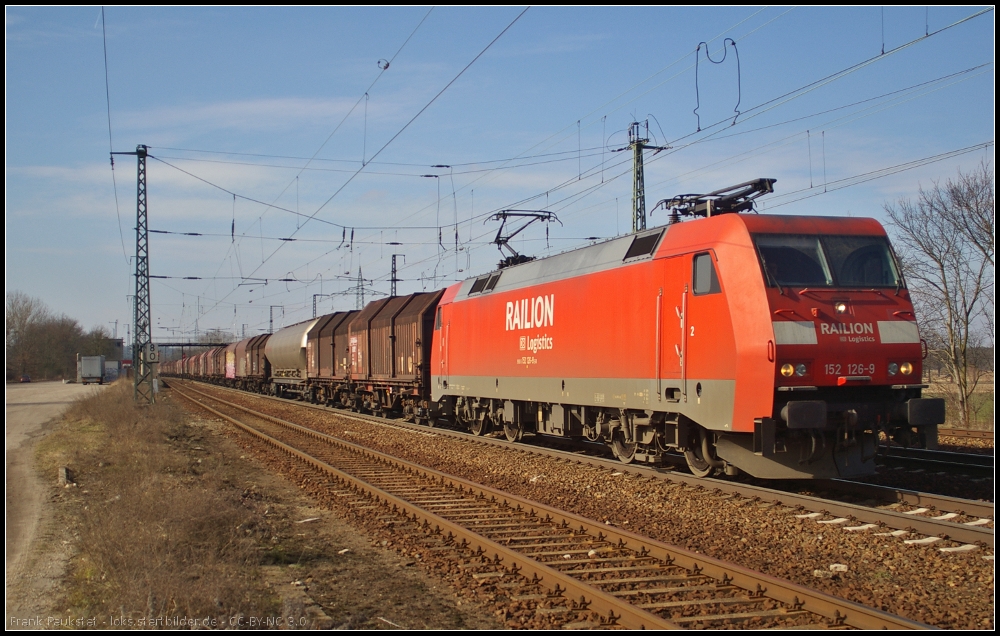 DB Schenker 152 126-9 mit einem gemischtem G�terzug am 02.03.2013 in Nuthetal-Saarmund