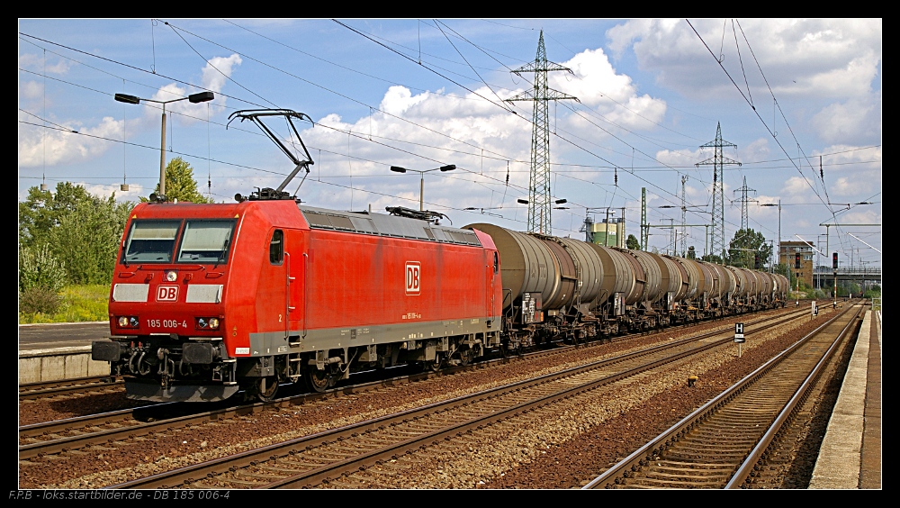 DB Schenker 185 006-4 mit Kesselwagen (gesehen Berlin Schönefeld Flughafen 22.08.2010)