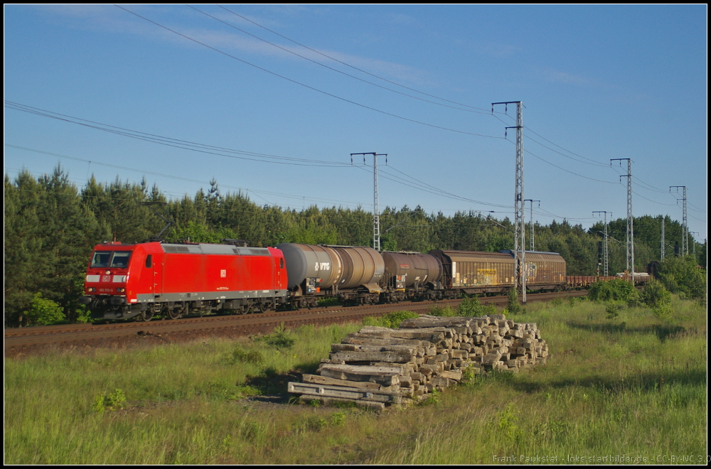DB Schenker 185 170 mit gemischtem G�terzug am 05.06.2013 in der Berliner Wuhlheide