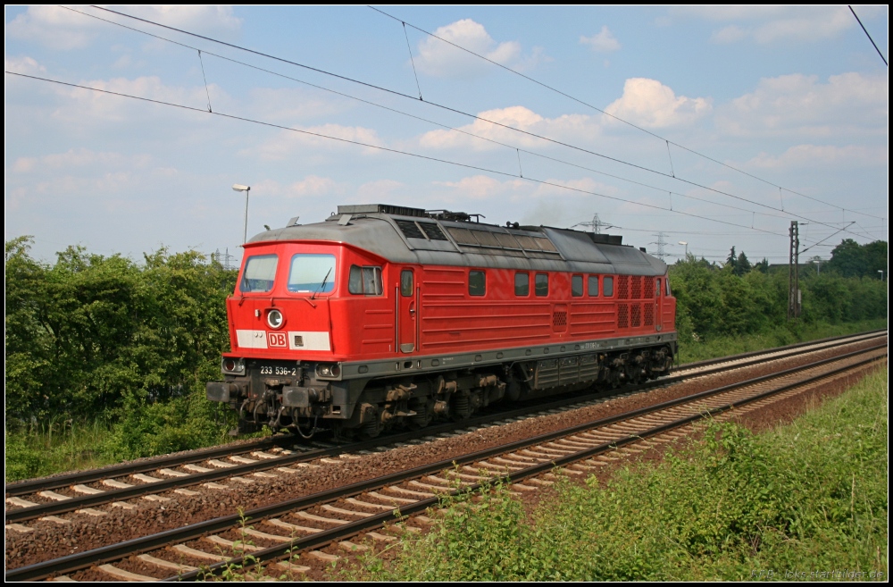 DB Schenker 233 536-2 solo unterwegs (gesehen Lehrte-Ahlten b. Hannover 24.06.2010)