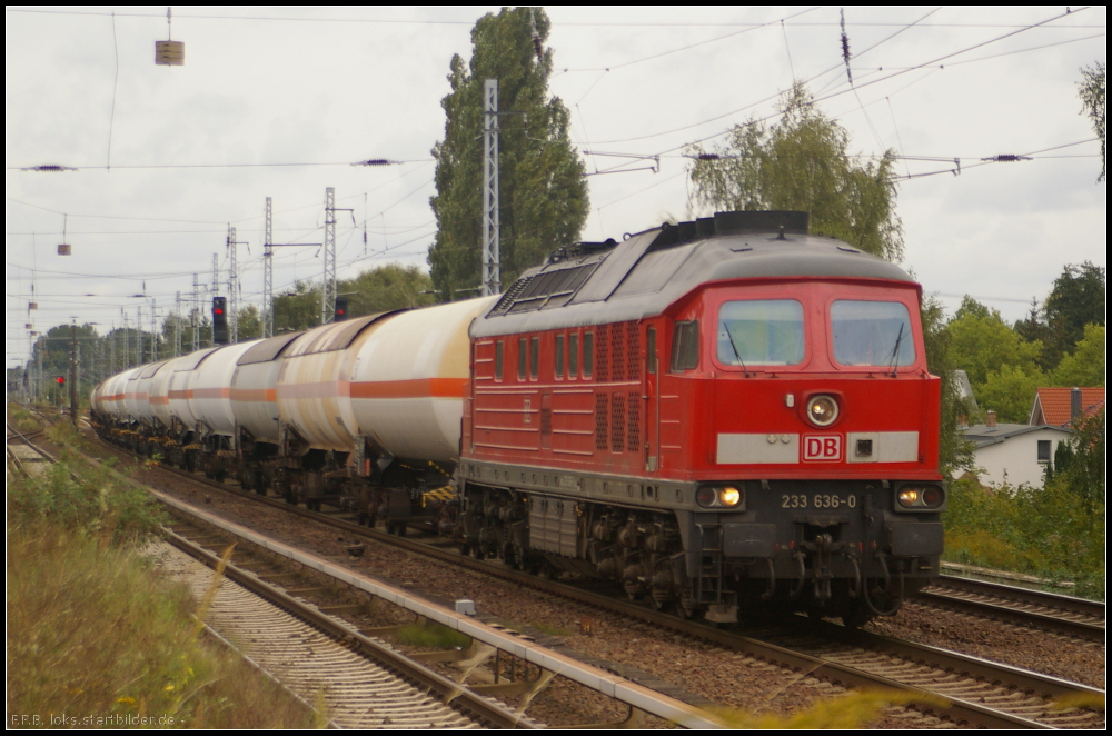 DB Schenker 233 636-0 mit Kesselzug am 12.09.2012 in Berlin-Karow