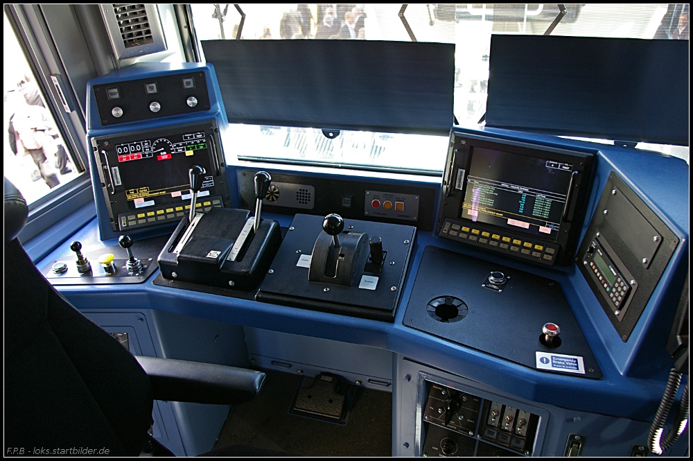 Der Arbeitsplatz der GE Class 70 (INNOTRANS 2010, gesehen Berlin 22.09.2010)