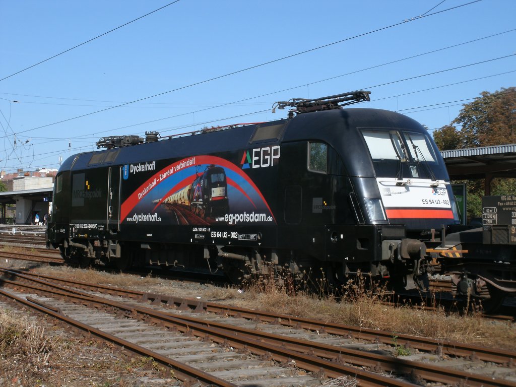 Der EGP Taurus ES64U2-002,am 01.Oktober 2011,abgeb�gelt in Berlin Greifswalder Stra�e.