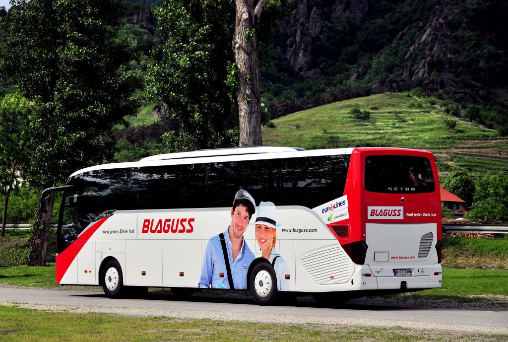 Der neue SETRA 515 HD von BLAGUSS aus Wien mit neuem Design,gesehen in der Wachau/Nieder�sterreich,26.5.2013.Gru� an den freundlichen Fahrer.