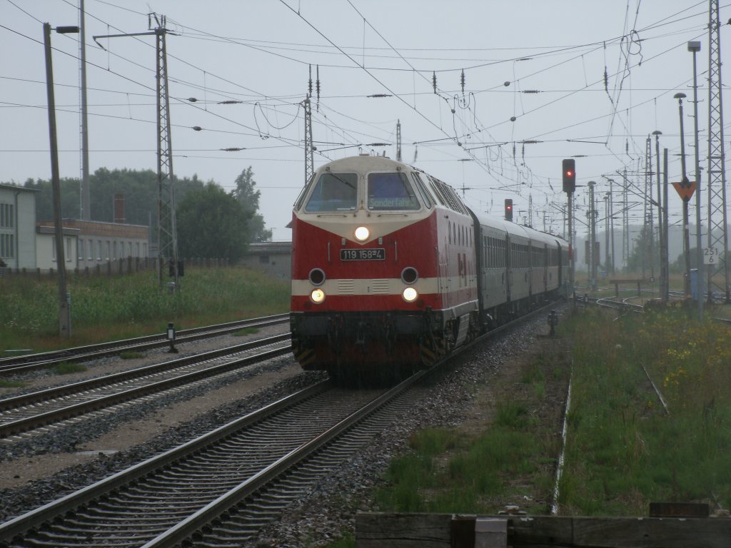 Die Berliner 119 158-4 brachte,am 29.Juni 2013,den St�rtebekersonderzug nach Bergen/R�gen.