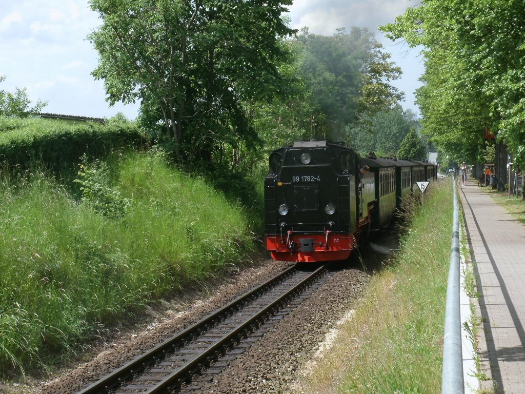 Die dritte 99er die am 09.Juni 2012 unterwegs war,war 99 1782-2 die nur zwischen Binz und Ghren hin-und herfuhr.Hier verlie Sie mit ihren Zug nach Ghren Binz.