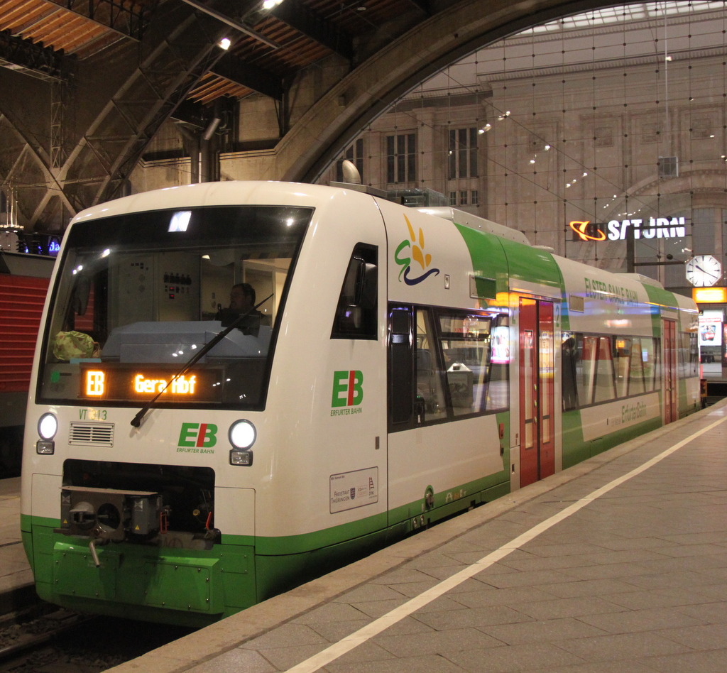 EB 37471 von Leipzig Hbf nach Gera Hbf kurz vor der Ausfahrt im Leipziger Hbf.12.04.2013