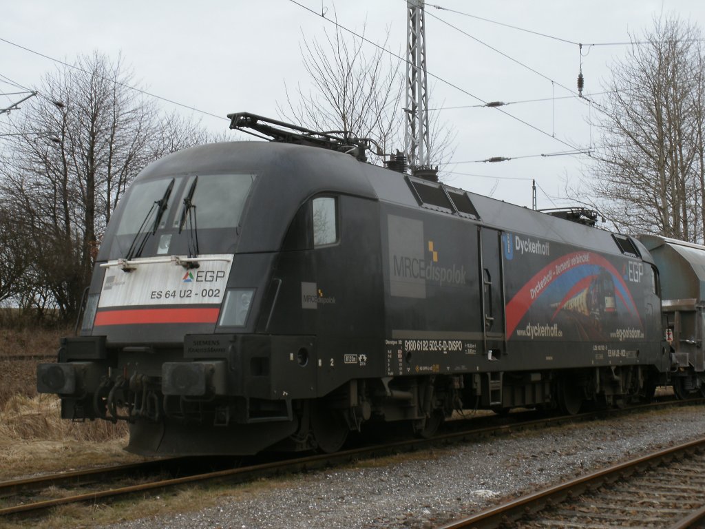 EGP Taurus ES64U2-002,am 09.M�rz 2012,im �bergabebahnhof Klementelvitz.