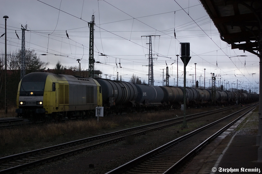 ER 20-006 (223 006-8) MRCE Dispolok GmbH f�r CTL Logistics GmbH mit einem Benzin Kesselzug in Stendal Richtung Berlin unterwegs. 20.01.2012