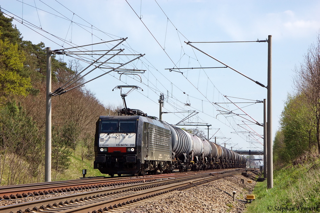 ES 64 F4 - 209 (189 209-0) MRCE Dispolok GmbH f�r CTL Logistics GmbH mit einem Kesselzug  Benzin oder Ottokraftstoffe  bei Nennhausen und fuhr in Richtung Rathenow weiter. Netten Gru� an den Lokf�hrer! 28.04.2012