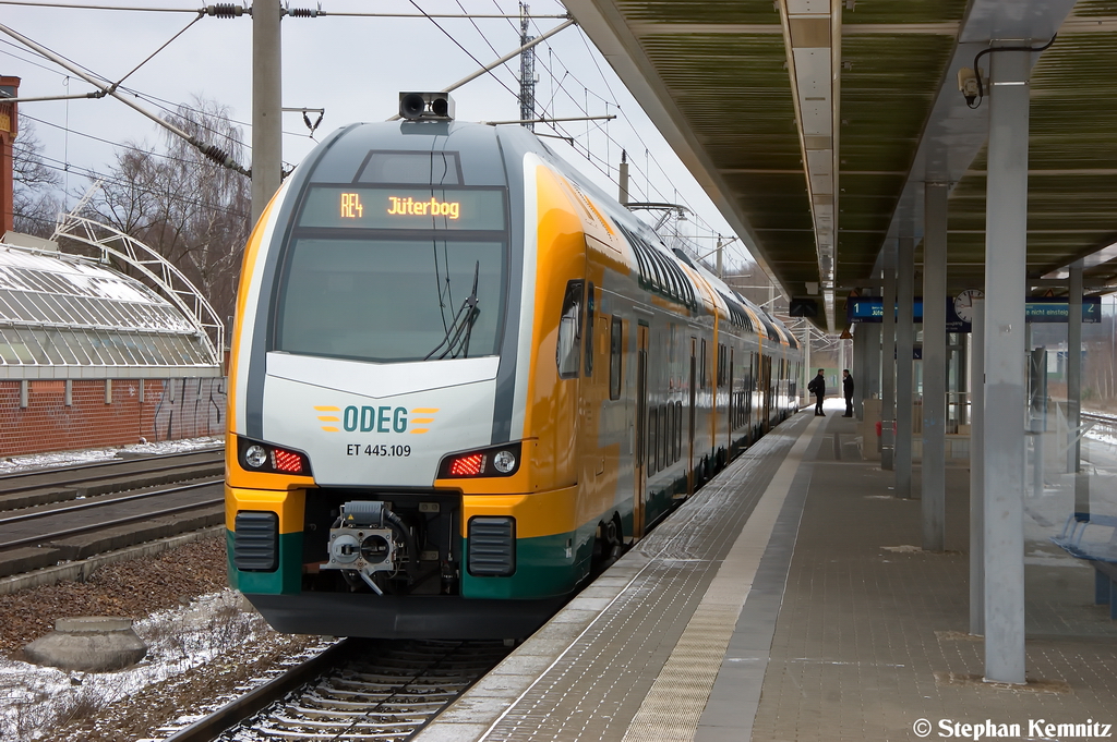 ET 445.109 (445 109-2) ODEG - Ostdeutsche Eisenbahn GmbH als RE4 (RE 37321) von Rathenow nach Jterbog in Rathenow. Seid Heute Mittag sind auf dem RE4 nur noch die KISS Triebwagen unterwegs und der Ersatzverkehr damit nun beendet. 18.01.2013