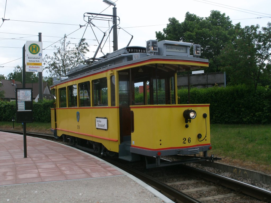 Historische Rostocker Stra�enbahntriebwagen Nr.26 Baujahr 1926,am 28.Mai 2011,an der Haltestelle  Rostock Betriebshof Hamburger Stra�e .