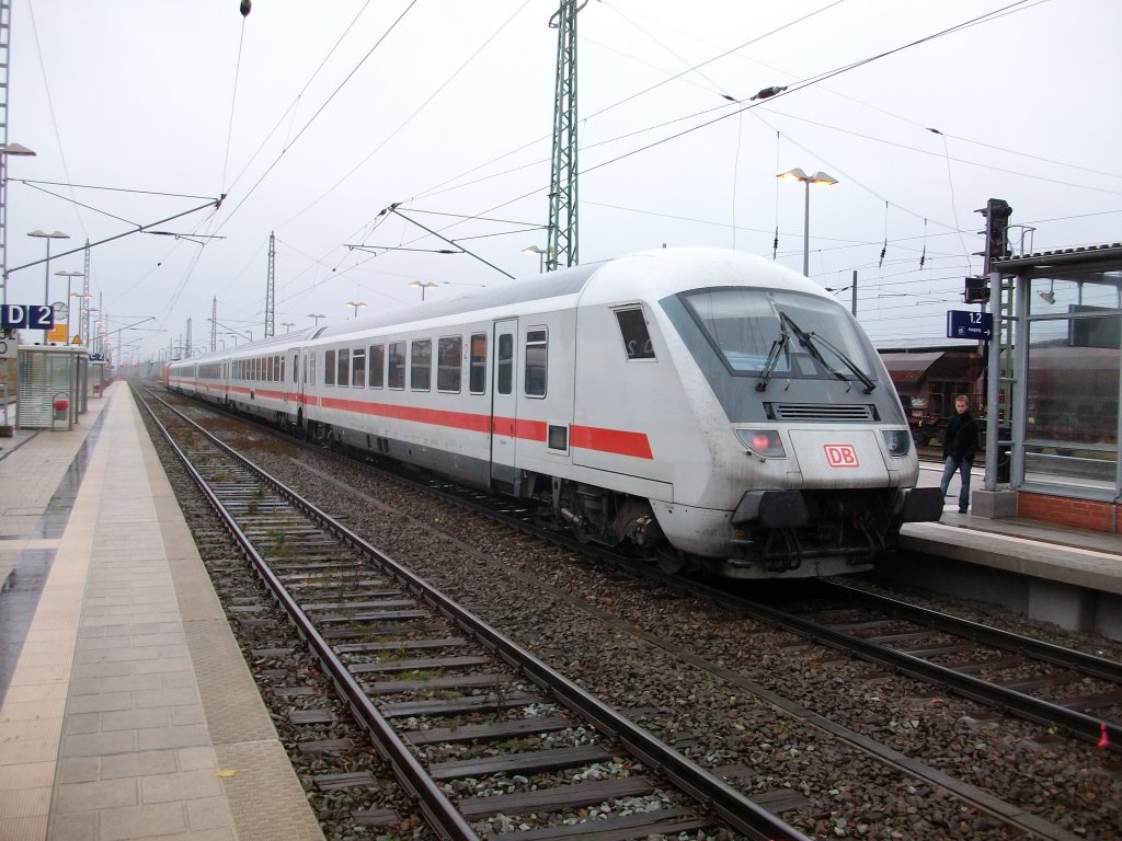 IC-Steuerwagen Bpmbdf 61 80 80-91 113-3 im IC 2254 Binz-D�sseldorf am 03.November 2010 in Bergen/R�gen.
