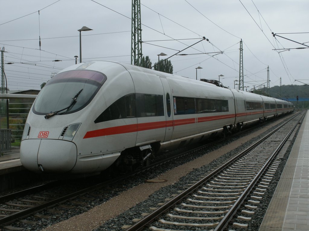ICE 411 057/557  Innsbruck  als ICE 1715 Binz-M�nchen,am 30.Juli 2011,in Bergen/R�gen.