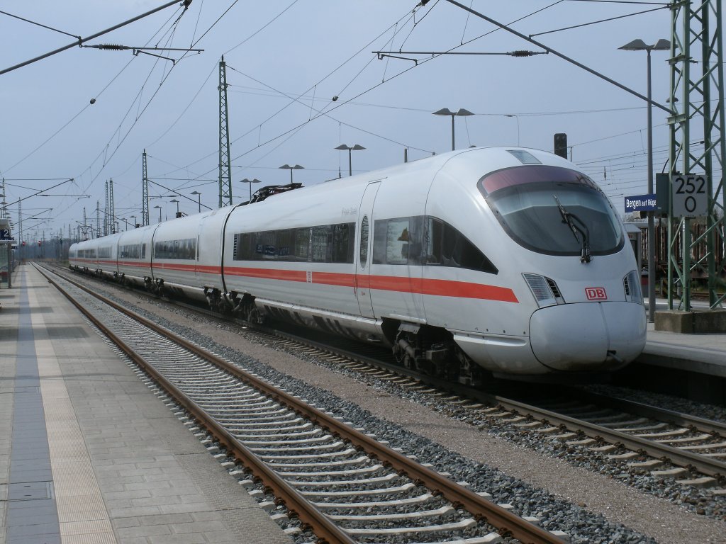 ICE 411 073-0/573-9  Halle/Saale  als ICE 1515 Binz-M�nchen,am 21.April 2012,in Bergen/R�gen.