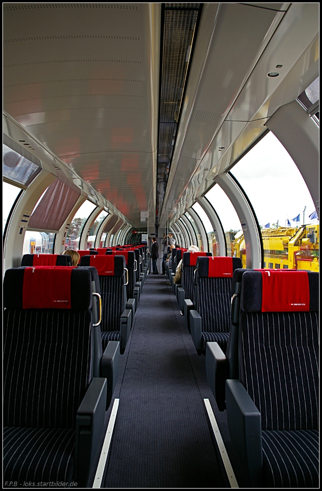 Innenraum eines modernisierten Panoramawagens der SBB (INNOTRANS 2010 Berlin 21.09.2010)