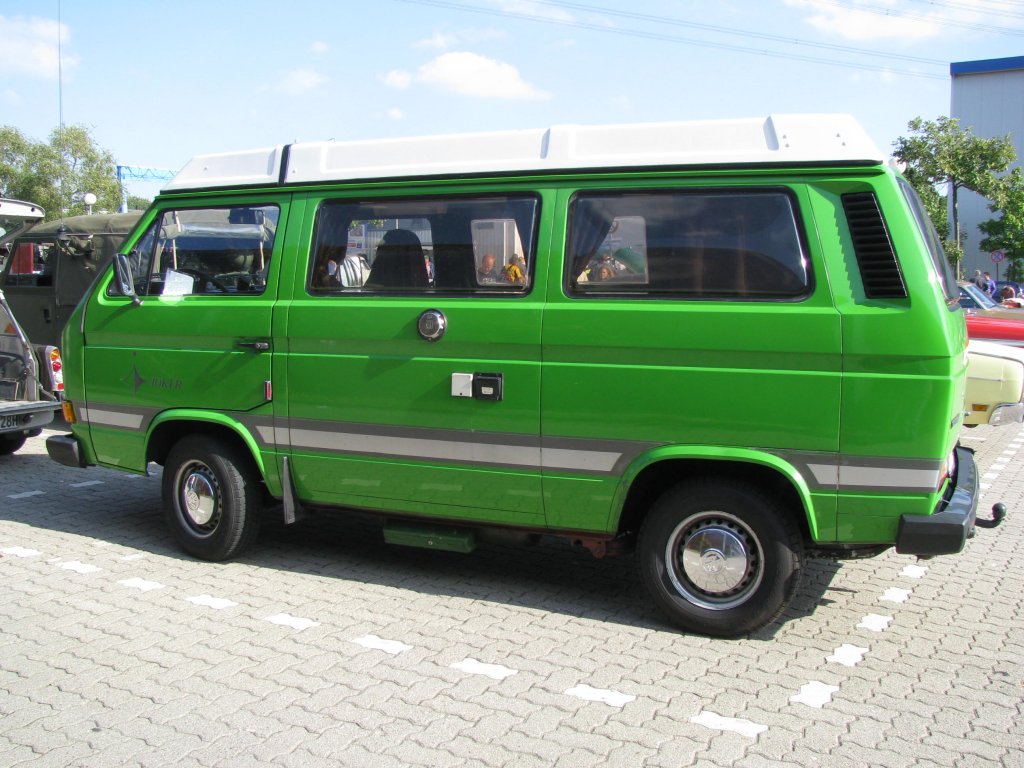 Kleinbus mit Hochdach VW LT 35  Camping  aus der hansestadt Hamburg (HH) gesehen beim Oldtimer-Event des T�V Nord, Hamburg [16.09.2012] 