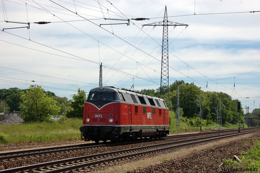 Lok 20 (228 501-3) ex VEB Chemische Werke Buna  204  WFL - Wedler & Franz Lokomotivdienstleistungen GbR als Lz in Satzkorn, in Richtung Priort unterwegs. 26.05.2012