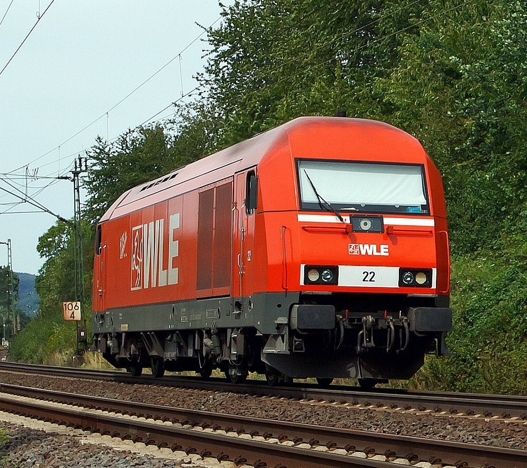 Lok 22 der WLE (Westflische Landes-Eisenbahn GmbH), fhrt am 11.08.2011 solo, auf der rechten Rheinstrecke, bei Unkel in Richtung Norden. Die Lok eine  Herkules  Siemens ER 20 (Eurorunner) wurde 2006 unter der Fabriknummer 21282 gebaut.