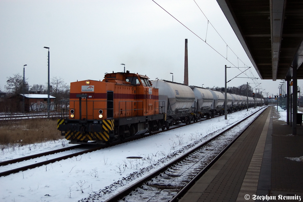 Lok 60 (293 060-0) ex DR (110 890-1) ArcelorMittal Eisenh�ttenstadt GmbH mit einem Kesselzug in Rathenow in Richtung Wustermark unterwegs. 07.02.2012