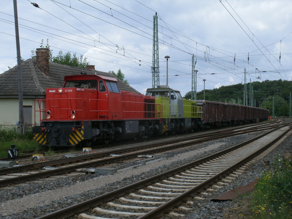 MAK G1206 1507 und 275 119-6 stellten die Kreidewagen,am 27.Juni 2013,in Bergen/R�gen ab.