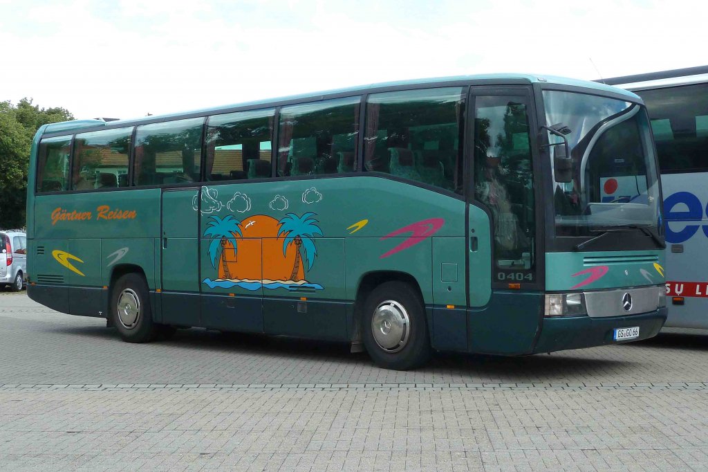 MB O404 von  G�RTNER-Reisen  steht in Wernigerode, Juli 2012