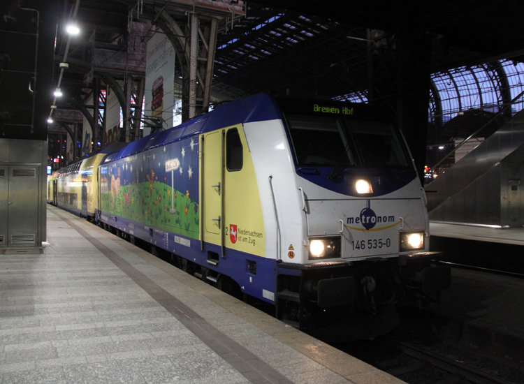 MEr81904 von Hamburg Hbf nach Bremen Hbf kurz vor der Abfahrt im Hamburger Hbf.22.10.2011