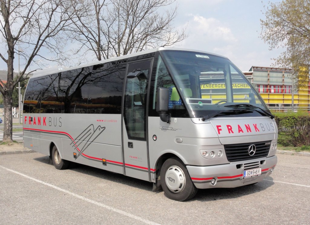 MERCEDES BENZ O 818 Teamstar von FRANK Reisen aus �sterreich am 17.4.2013 in Krems gesehen.