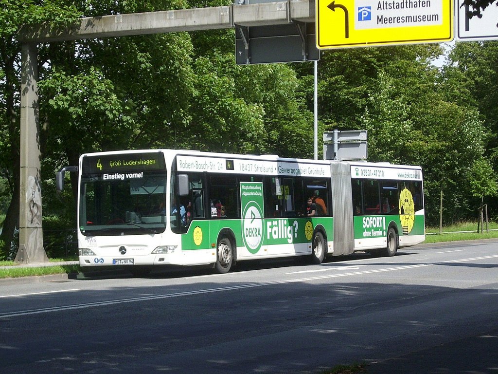 Mercedes Citaro II der Stadtwerke Stralsund in Stralsund. 

