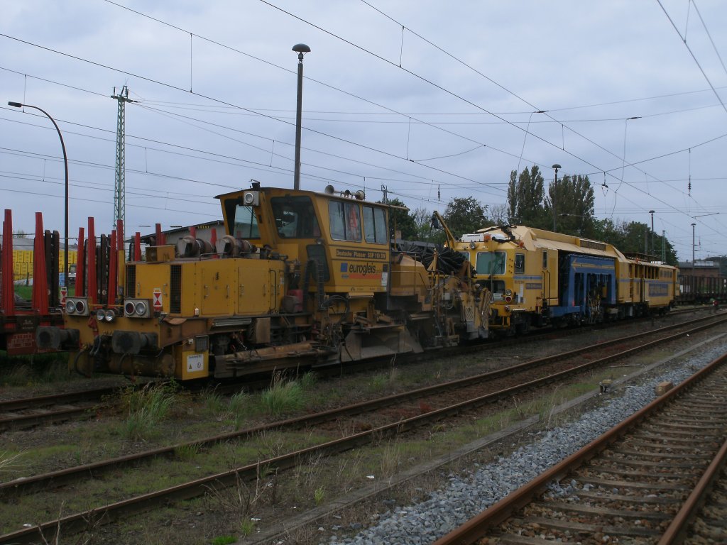 Nach Bergen/R�gen gekommen ist,am 21.September 2011,die Schotterplaniermaschine SSP 110 SW. 