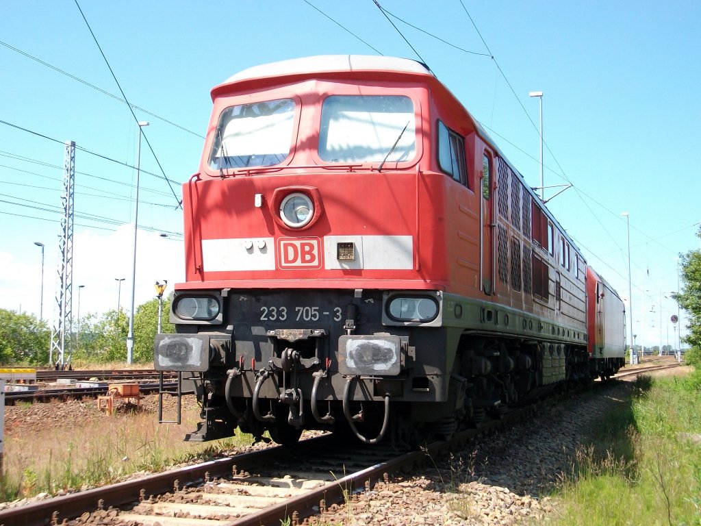 Nach Dienstschlu� in Mukran noch fotografiert:233 705.