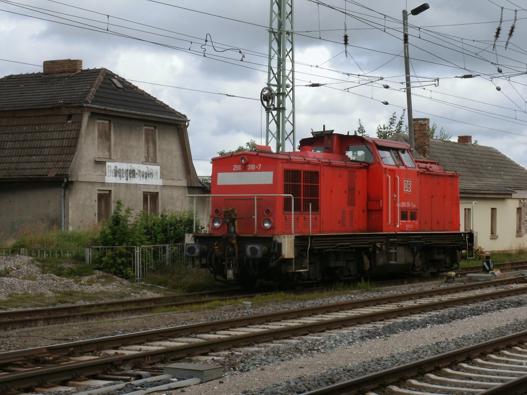 Neben den alten Kleinbahnhof in Bergen/R�gen stand,am 09.August 2012,die 298 318-7.