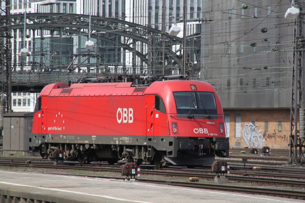 BB-Taurus 1216 024 beim Rangieren im Hbf Mnchen am 02.04.2012