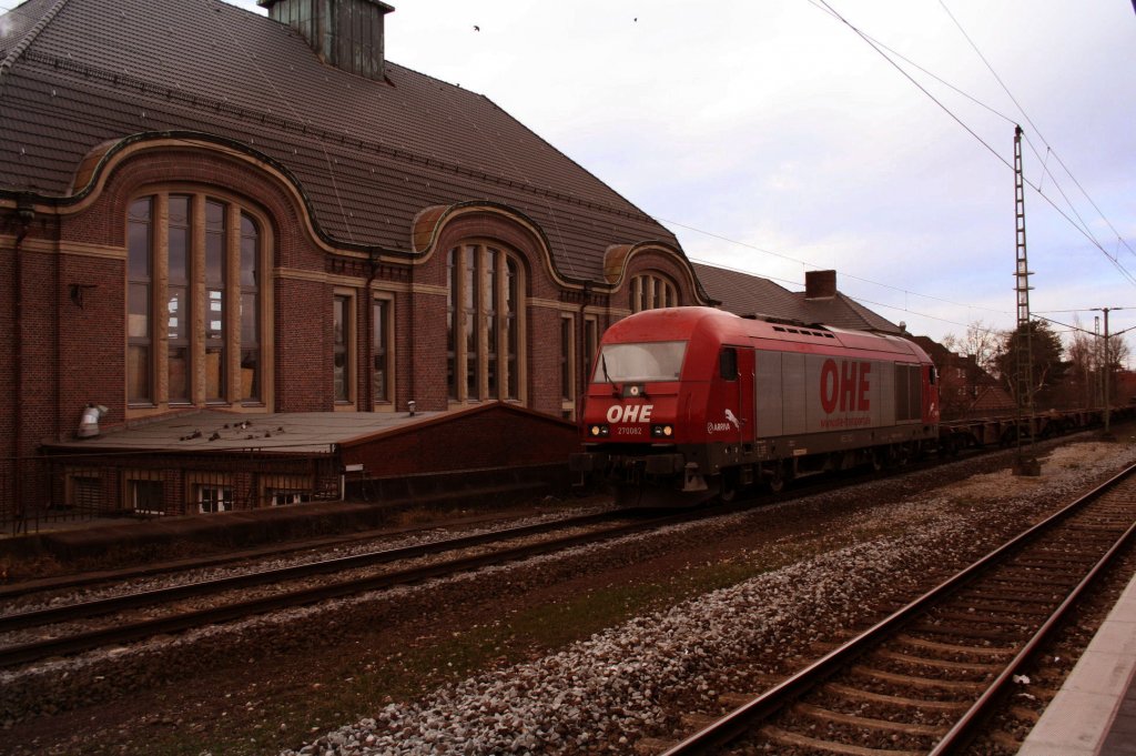 OHE ER 20 270082 mit Containerzug durchf�hrt den Bahnhof Bremerhaven Hbf 
am 12.02.2011 in Richtung Bremen. 