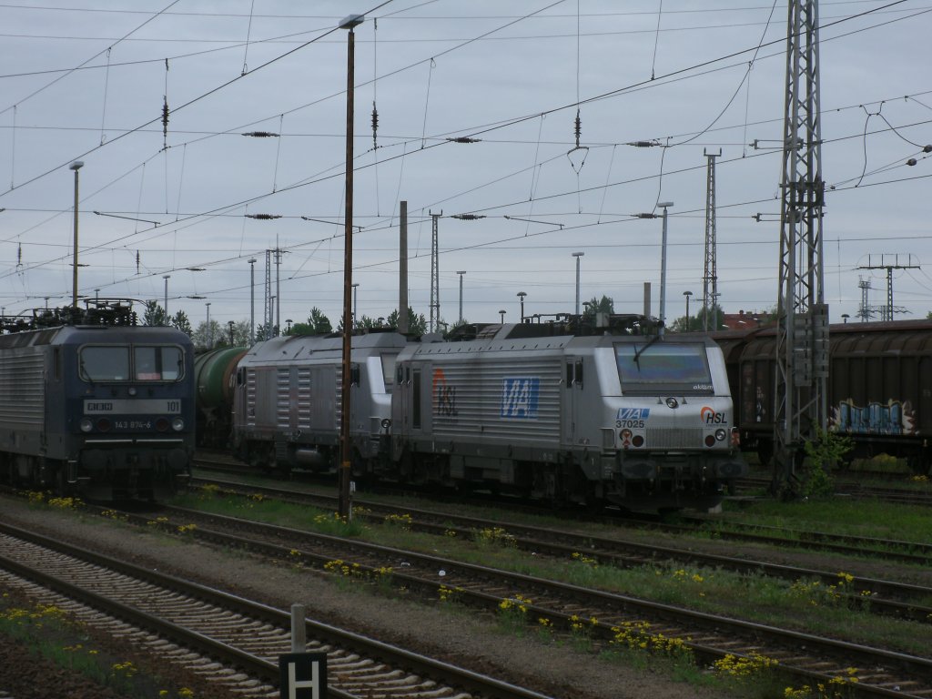 PRIMA 37025 und eine zweite PRIMA,am 05.Mai 2012,in Angerm�nde.