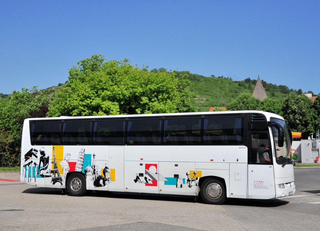 RENAULT ILIADE Reisebus aus Polen am 19.5.2013 in Krems an der Donau gesehen.