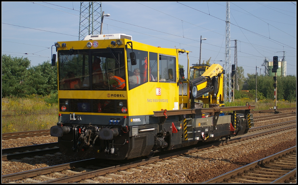 Robel BAMOWAG 54.22 der DB Netz AG am 10.09.2012 in Berlin Sch�nefeld Flughafen