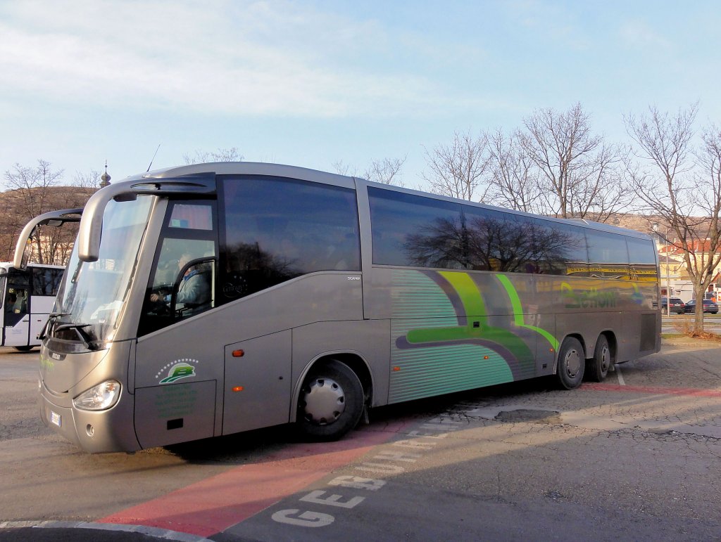 SCANIA IRIZAR von BETTONI aus Italien am 8.12.2012 in Krems gesehen.