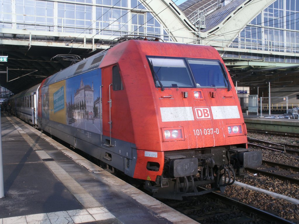 Schneller als gedacht bekam ich die zweite  Klagenfurt am W�rthersee  101.Am 29.Oktober 2011 stand 101 037 in Berlin Ostbahnhof.