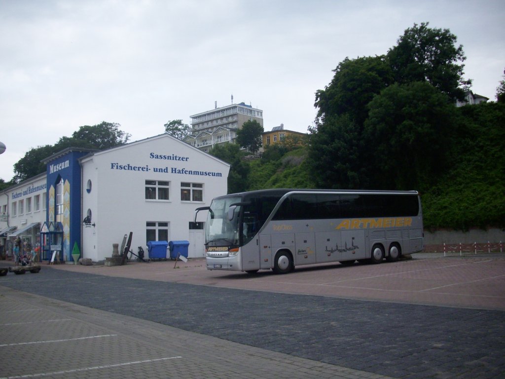 Setra 417 HDH von Artmeier aus Deutschland im Stadthafen Sassnitz.