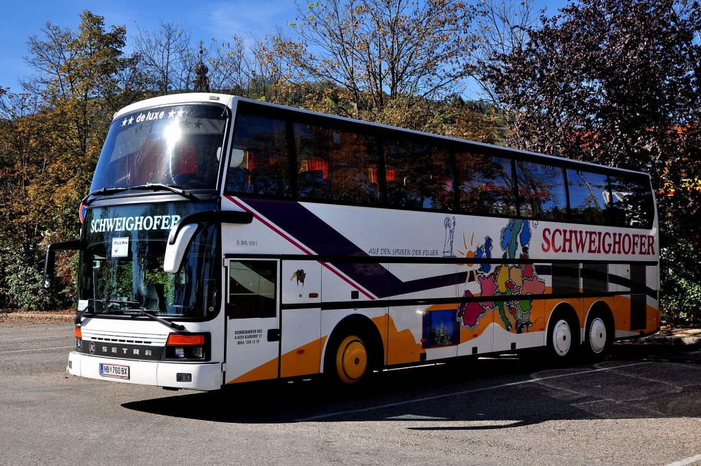 SETRA S316 HDS von SCHWEIGHOFER Reisen aus �sterreich am 25.9.2012 in Krems an der Donau.