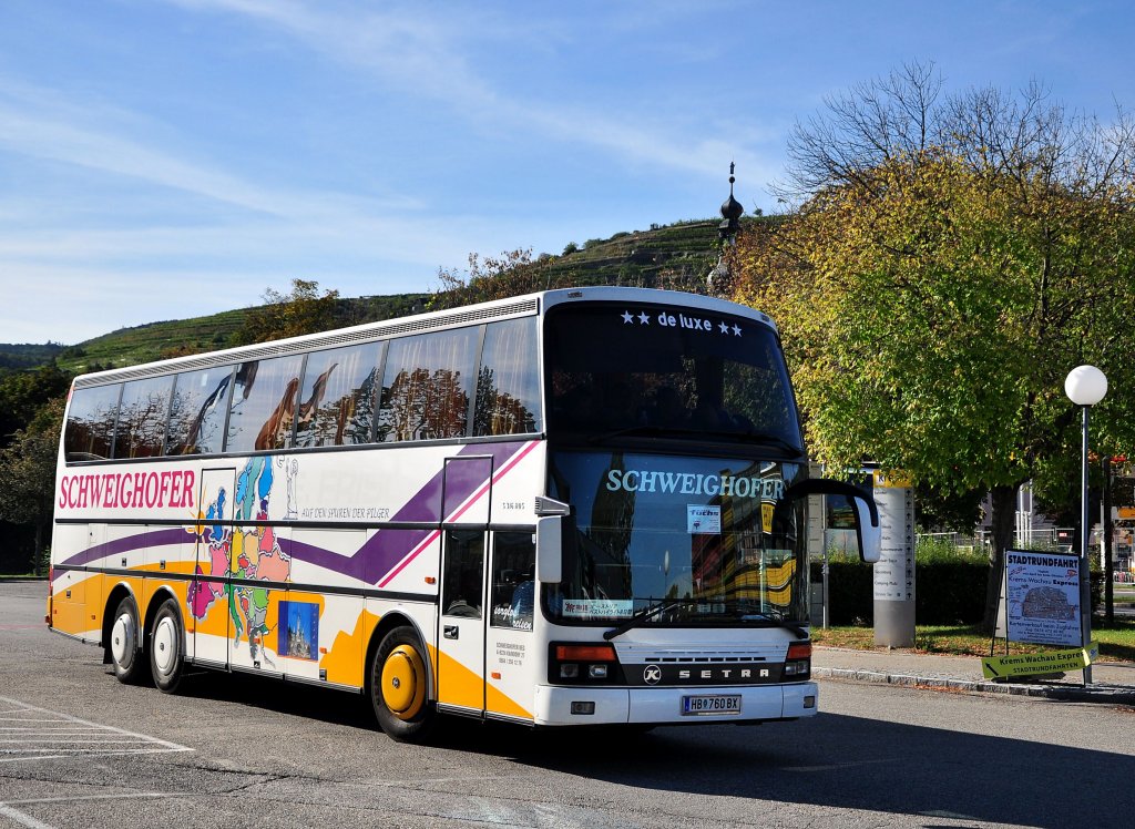 SETRA S316 HDS von SCHWEIGHOFER Reisen aus �sterreich am 25.9.2012 in Krems an der Donau.
