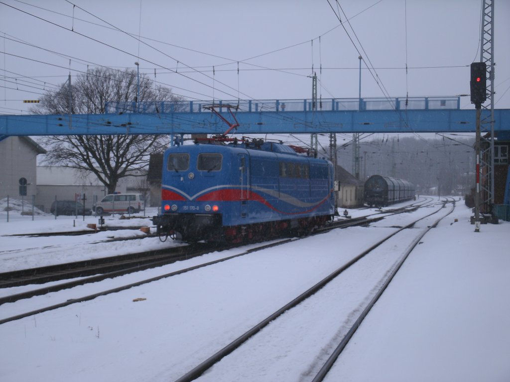 SRI 151 170-8 verlie�,am 29.M�rz 2013,als Lz nach Klementelvitz Bergen/R�gen.