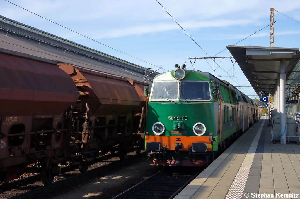 SU45-115 Przewozy Regionalne mit der RB (RB 5833) von Frankfurt(Oder) nach Poznań Gł�wny in Frankfurt(Oder). 13.10.2012