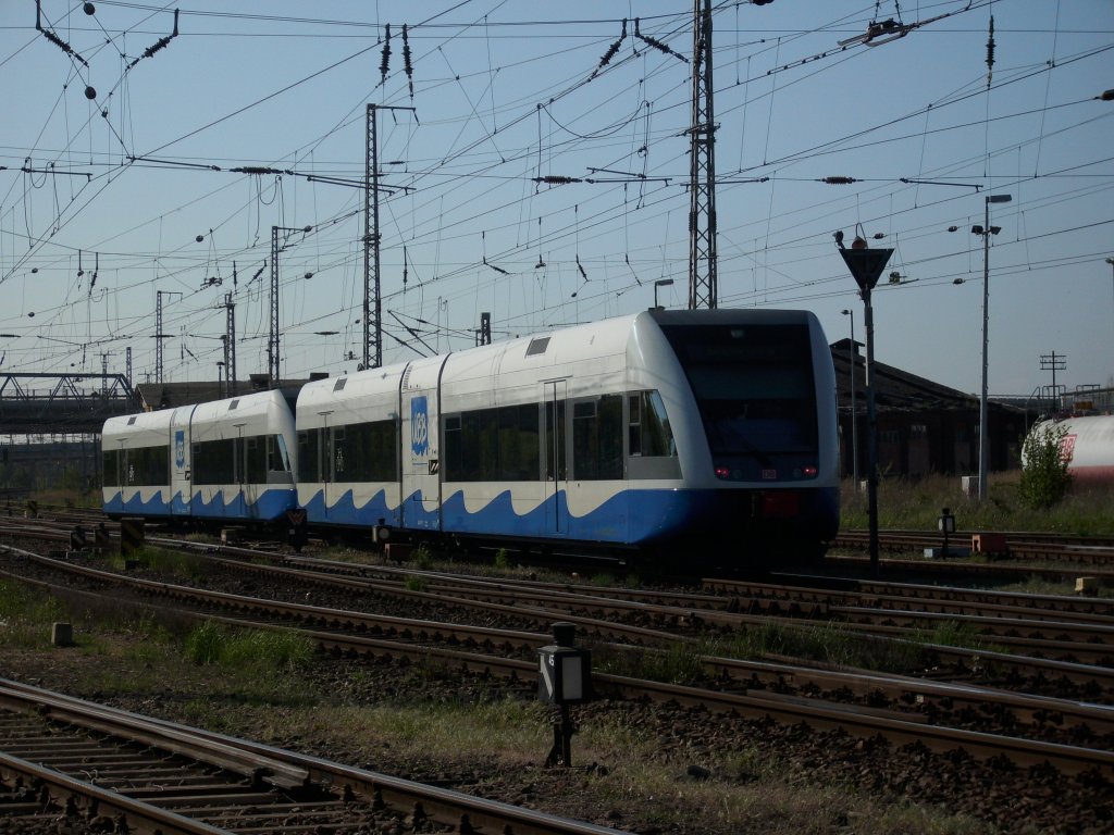 UBB-Triebwagen 646 verlie am 01.Mai 2009 den Bahnhof von Stralsund.