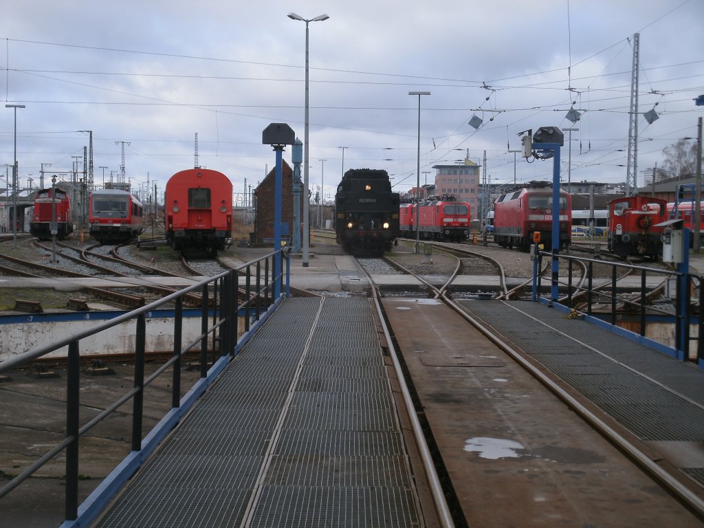 �ber die Drehscheibe im Bh Rostock am 17.Dezember 2011 geschaut.