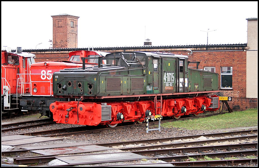 Vattenfall 4-1015 wird im Aw Cottbus wieder aufgearbeitet. Es ist die �lteste EL2 die die Firma einsetzt (LEW 14752/1977, gesehen Aw Cottbus 28.12.2009)