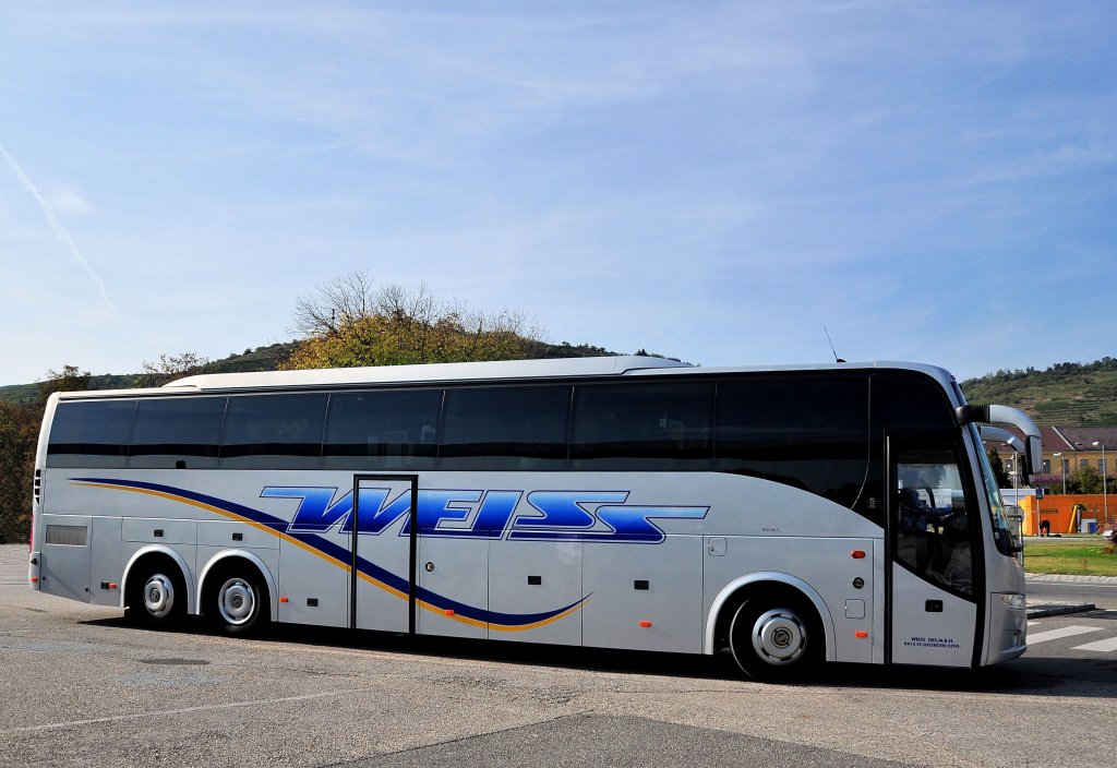 VOLVO 9700 von WEISS Reisen aus der Steiermark/�sterreich im September 2012 in Krems an der Donau.