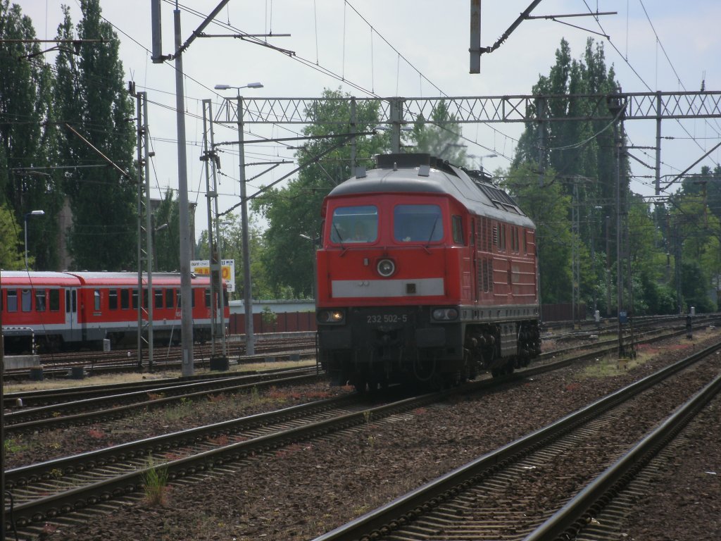 Wenige Minuten sp�ter 232 502,am 14.Mai 2011,an der Westeinfahrt von Szczecin Glowny.