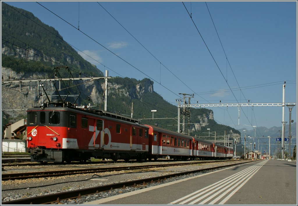 Wenn  Spatz  und  Fink  flgellahm werden, steht in Meiringen ein De 110 mit einem Pendelzug bereit.
20. Aug. 2012